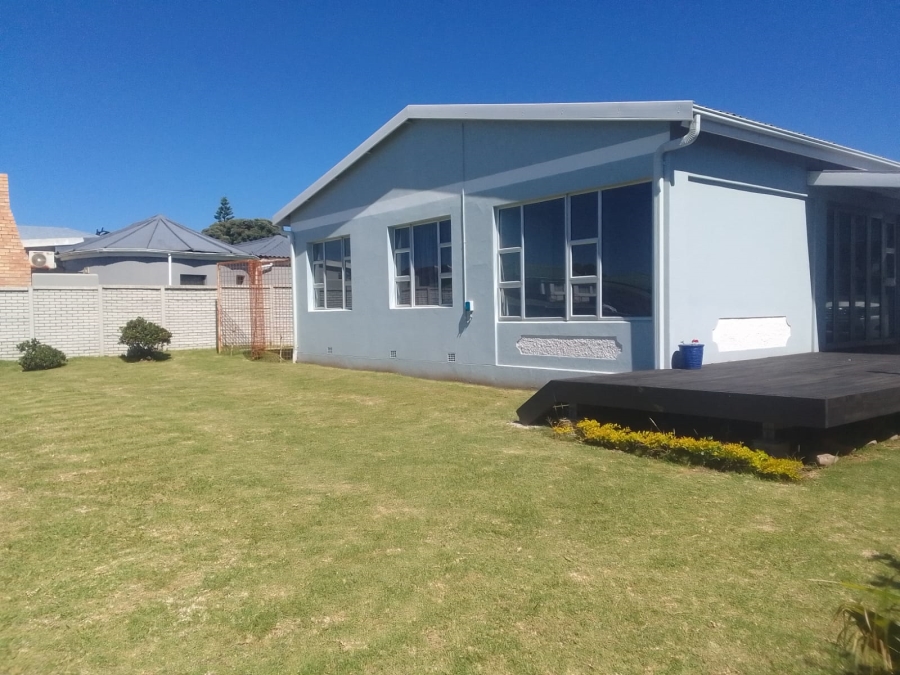 To Let 3 Bedroom Property for Rent in Kidds Beach Eastern Cape
